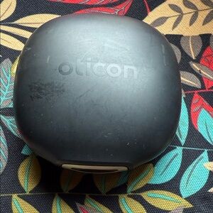 Oticon Black Hearing Aides with Case